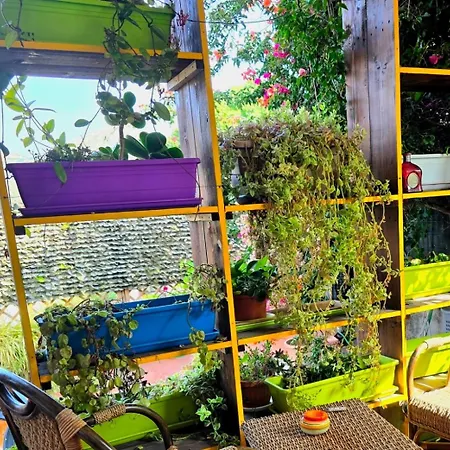 Appartamento Stylish With Patio 4 Min Walk To The *