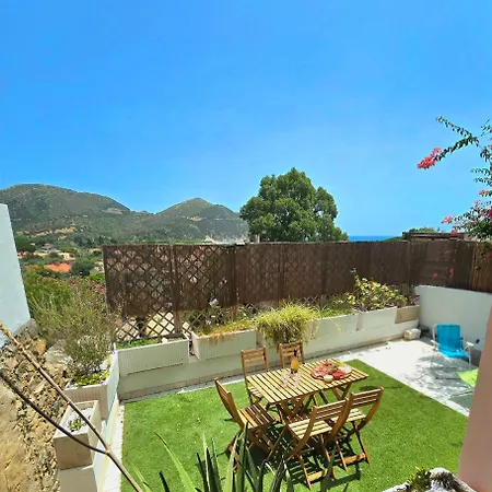 Lentiscu Garden Terrace * Solanas (Cagliari)