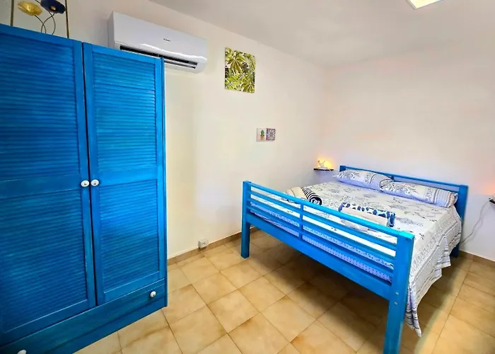 Apartment Stylish With Patio 4 Min Walk To The *